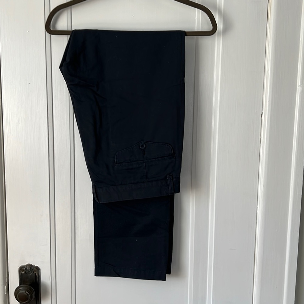 Grayers, navy, 36 x32 men’s chinos. Lightly worn, great condition.